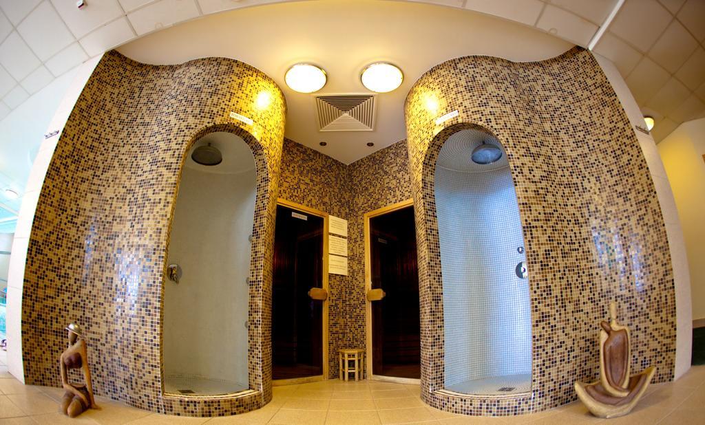 Granada Conference, Wellness And Sport Hotel Кескемет Екстериор снимка