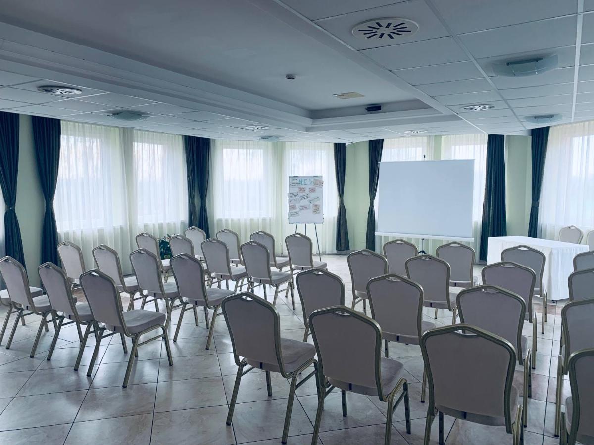 Granada Conference, Wellness And Sport Hotel Кескемет Екстериор снимка