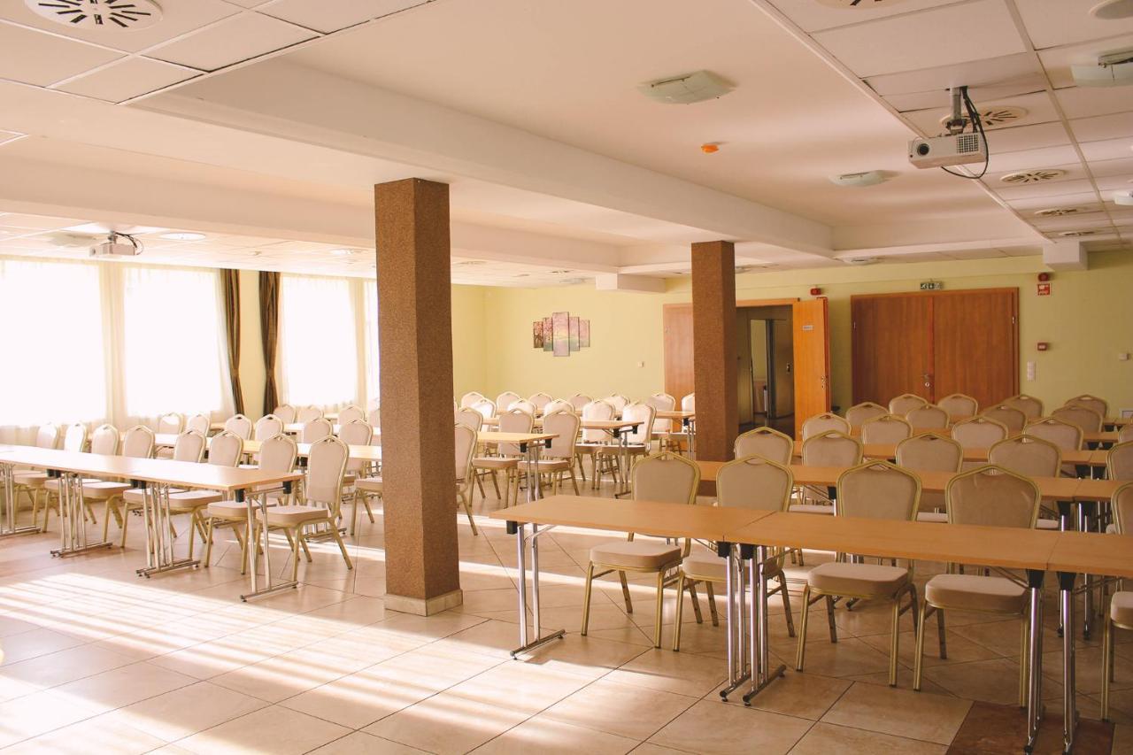 Granada Conference, Wellness And Sport Hotel Кескемет Екстериор снимка