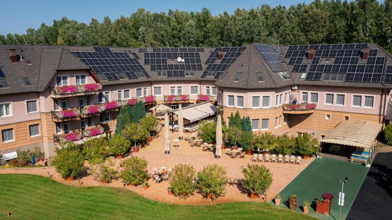 Granada Conference, Wellness And Sport Hotel Кескемет Екстериор снимка
