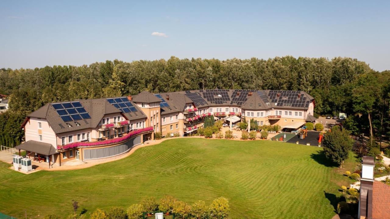 Granada Conference, Wellness And Sport Hotel Кескемет Екстериор снимка