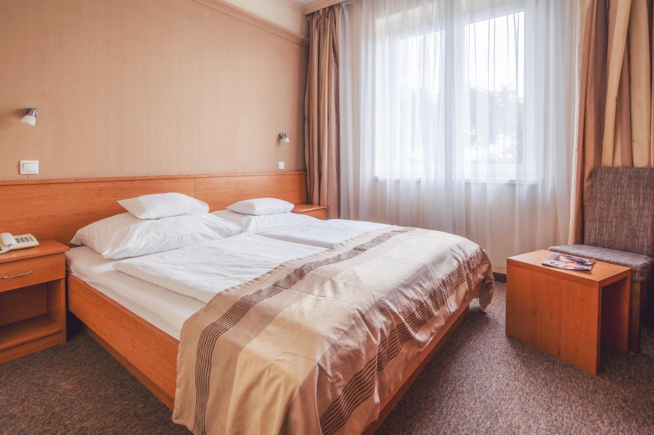 Granada Conference, Wellness And Sport Hotel Кескемет Екстериор снимка