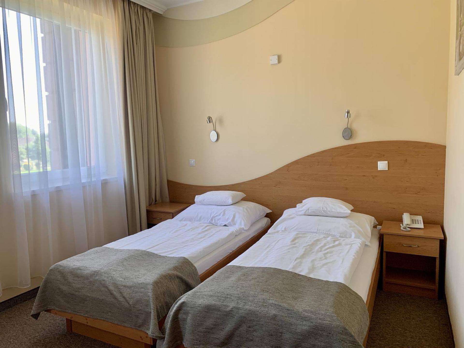 Granada Conference, Wellness And Sport Hotel Кескемет Екстериор снимка