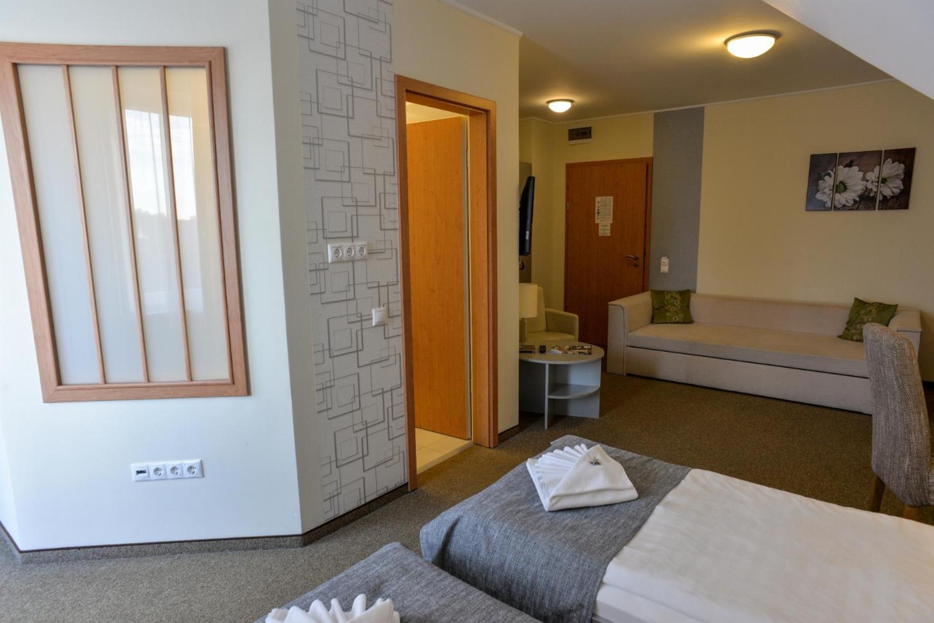 Granada Conference, Wellness And Sport Hotel Кескемет Екстериор снимка
